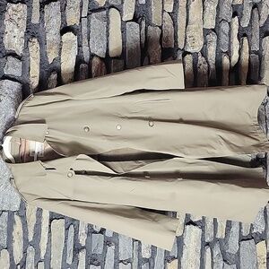 Mens women's Misty Harbor fall winter trenchcoat tan khaki 42 long